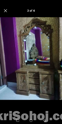 Dressing table